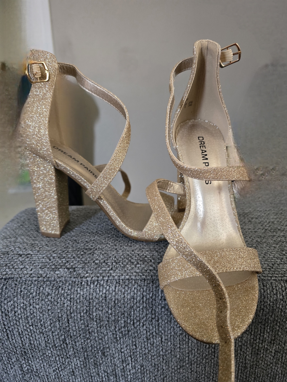 Dream Pairs Women's Glitter Strappy Block Heel Sandals - Champagne